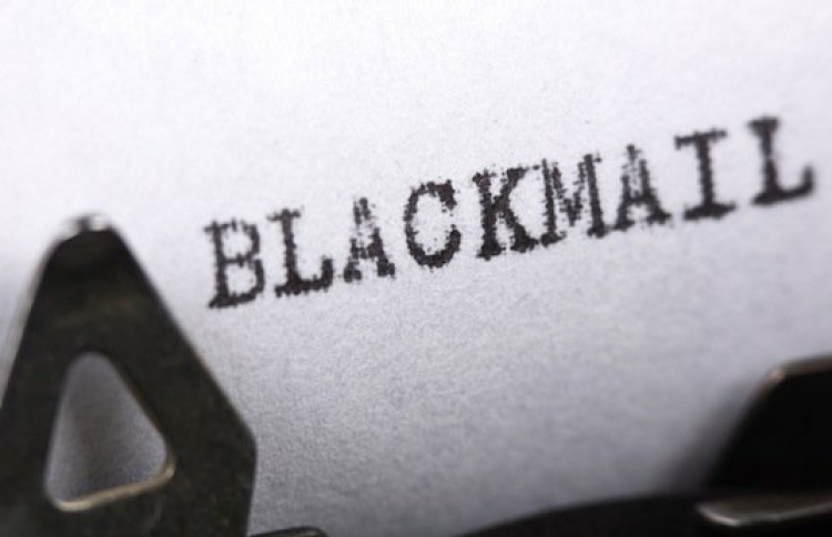 ފުލުހަކާ ދެކޮޅަށް ހުށަހެޅި ބްލެކްމެއިލް މައްސަލަ ބަލަނީ