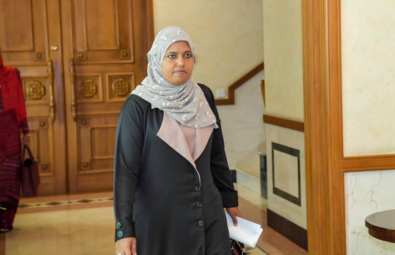 ކެބިނެޓުގެ މިއަދުގެ ބައްދަލުވުމަށް ޖެންޑާ މިނިސްޓަރު ޝިދާތާ ވަޑައިގަންނަވަނީ---ފޮޓޯ: ރައީސް އޮފީސް