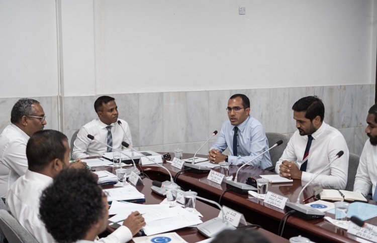 ބްރޯޑްބޭންޑާ ގުޅޭ ޕޮލިސީއެއް ހަދައި ހެޔޮ ބަދަލުތަކެއް