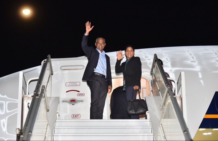 ރައީސްގެ ދެކަނބަލުން ޖަޕާނަށް ފުރާވަޑައިގެންފި