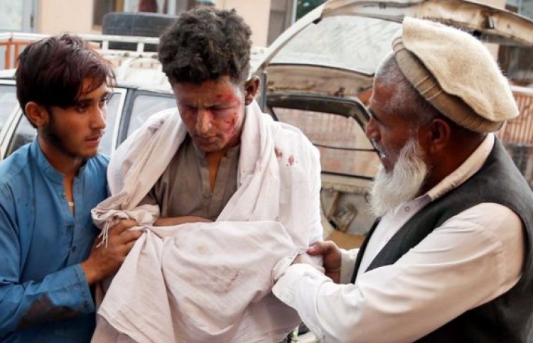 ހުކުރު ވަގުތު މިސްކިތުގައި ދިން ހަމަލާގައި 62 މަރު