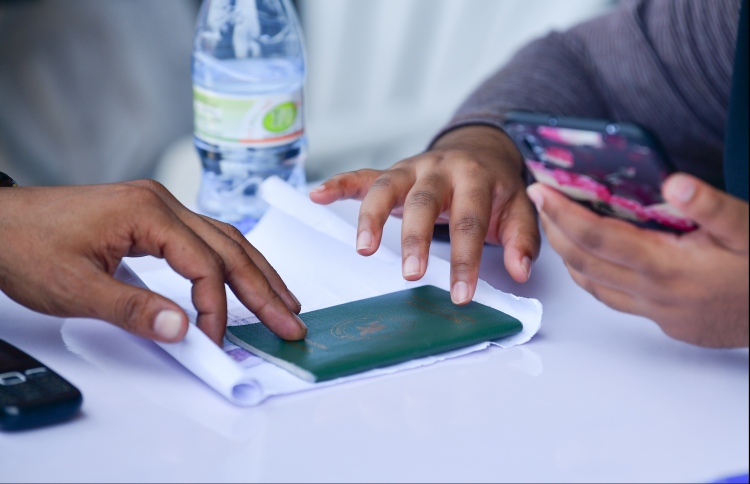 ބިދޭސީންގެ ޑިޕޮސިޓްގައި އެއް ބިލިއަން ރުފިޔާ އެބަހުރި