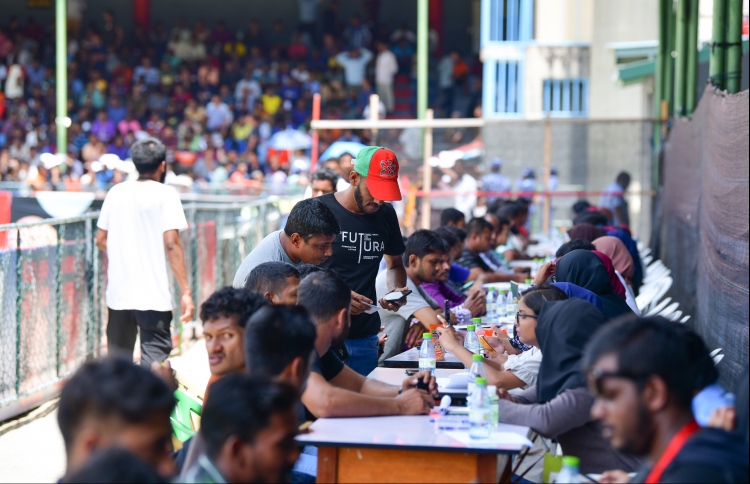 ބިދޭސީން ރަޖިސްޓްރީކުރުން މެދުކަނޑާލައިފި