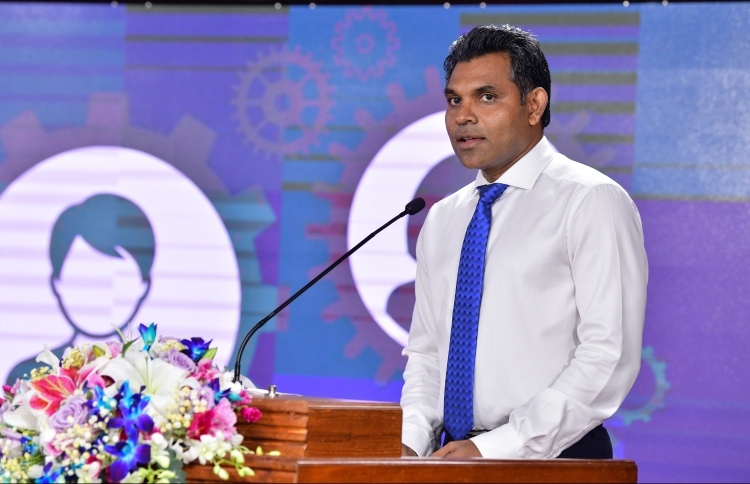 ވަޒީފާގެ ބާޒާރުން ފެންނަނީ ހިތްހަމަޖެހޭ މަންޒަރެއް ނޫން