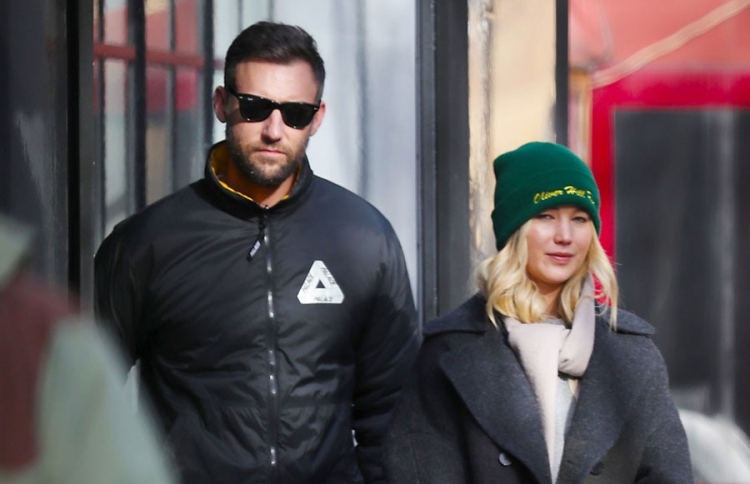 ބަތަލާ ޖެނިފާ ލޮރެންސް ކައިވެނިކޮށްފި