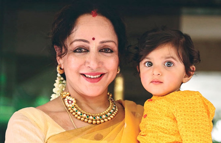 ހެމާ ސިޔާސީ ދާއިރާއާ ދުރަށް ދަނީ