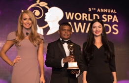 Maldivian ambassador to the United Arab Emirates (UAE) Dr Hussain Niyaz receiving award for  Indian Ocean’s Best Spa Destination title at the World Spa Awards 2019. PHOTO: WORLD SPA AWARDS WEBSITE