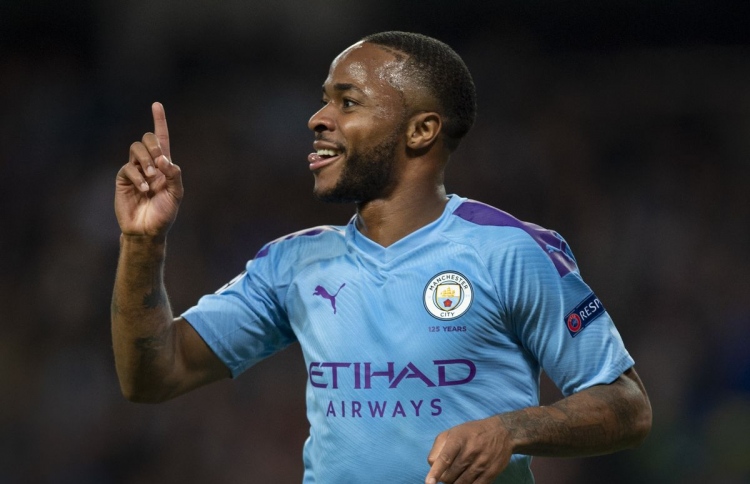 ސްޓާލިން 11 މިނިޓް ތެރޭ ހެޓްރިކެއް ހަދައިފި