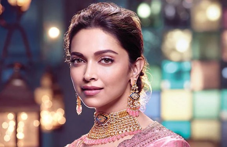 ދީޕިކާ އަނެއްކާވެސް ހޮލީވުޑްގެ ފިލްމަކަށް ސޮއިކޮށްފާނެ