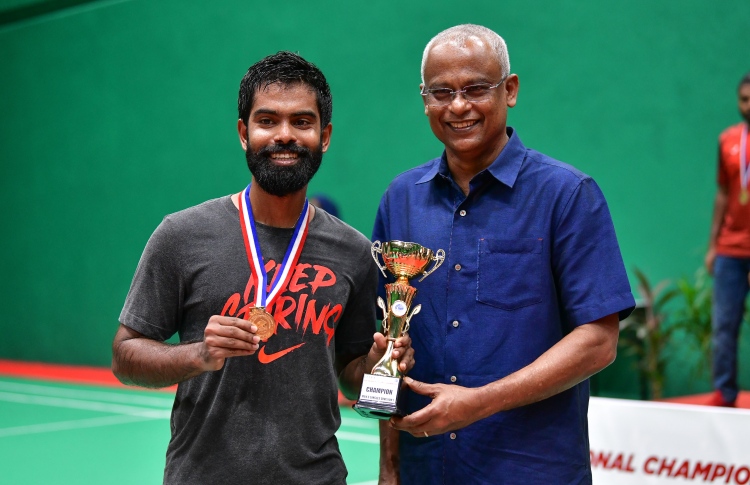 އަޖުފާނަށް ނުވަ ވަނަ ފަަހަރަށް ގައުމީ ޗެމްޕިއަންކަން