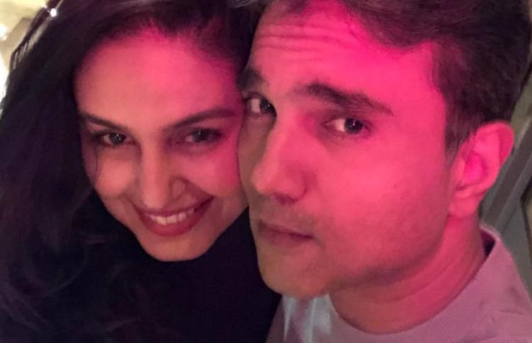 ހުމާ އާއި މުދައްސަރު.