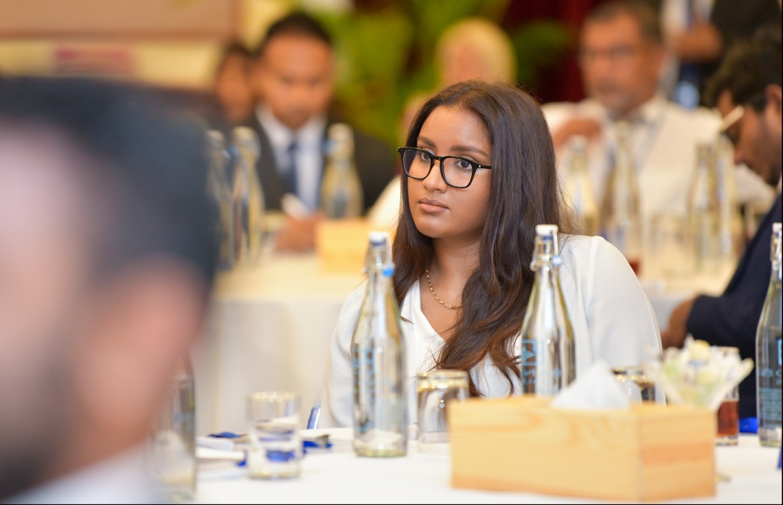 ކުރުނބާ މޯލްޑިވްސް ރިސޯޓް: އޮކްޓޯބަރު 31، 2019: ކެޕިޓަލް މާކެޓް ޑެވެލޮޕްމަންޓް އޮތޮރިޓީ (ސީއެމްޑީއޭ) އާއި މޯލްޑިވްސް ސްޓޮކް އެކްސްޗޭންޖް ގުޅިގެން ބޭއްވި "ކެޕިޓަލް މާކެޓް ފޯރަމް 2019"ގެ ތެރެއިން..--- ފޮޓޯ: ހުސައިން ވަހީދު /މިހާރު