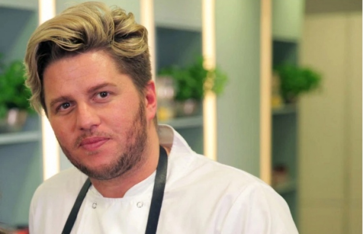 ވަޒީފާއަށް އެދޭއިރު ފޮޓޯ ހުށަހަޅަން ޖެހުމުން ފާޑުކިޔަނީ