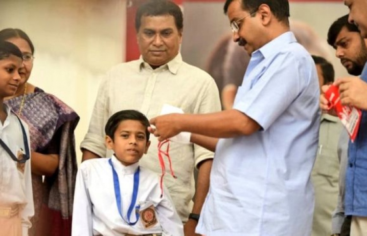 ދިއްލީ އަކީ ގޭސް ޗެމްބަރެއް، މިލިއަން މާސްކް ބަހައިފި