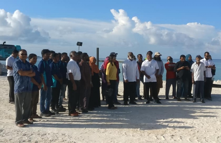 މަރަދޫފޭދޫ ބަނދަރާ އެކު ބީޗެއް ހަދައި ދެނީ