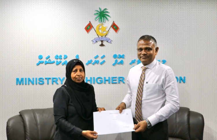 އަލިފާނުގައި ގެއްލުންވި ދެ ދަރިވަރަކަށް ސްކޯލާޝިޕް ދީފި