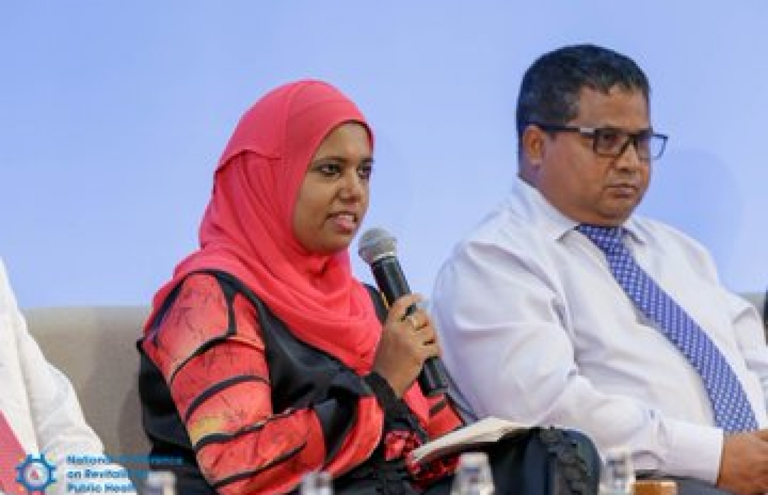 ޕަބްލިކް ހެލްތު ފޯރަމްގެ ފުރަތަމަ ސެޝަން ގައި ޖެންޑާ މިނިސްޓަރު ޝިދާތާ މިއަދު ވާހަކަ ދައްކަވަނީ.---ފޮޓޯ: ހެލްތު މިނިސްޓްރީ