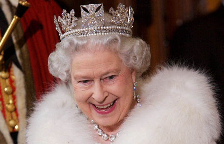 ރާނީ އެލިޒަބަތު ކެހެރީގެ ފަރުމާތަކާ ދުރަށް