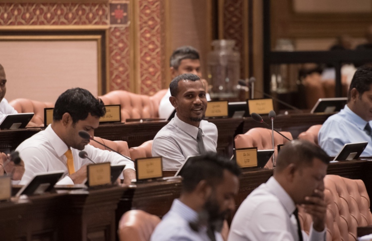 ކައުންސިލަރުން މުށުތެރެއަށް ލާން އެބައުޅޭ: ތޯރިގް