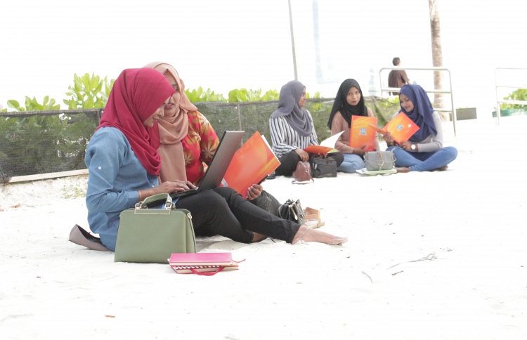 މަންދު ކޮލެޖުގެ ވާޗުއަލް ސިސްޓަމް ތަފާތު