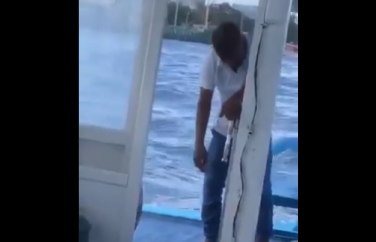 މަސްތުވެ ހުރެ ފެރީ ދުއްވި ކައްޕިއާ ސުވާލުކޮށްފި