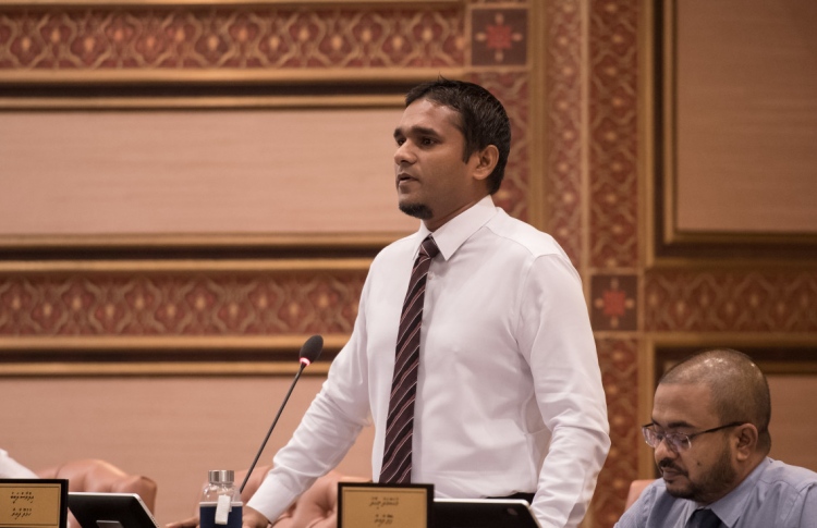 ބޮޑު ހިޔާނާތް ހަ ބިލިއަން ރުފިޔާއަށް އަރާނެ: އިލްޔާސް