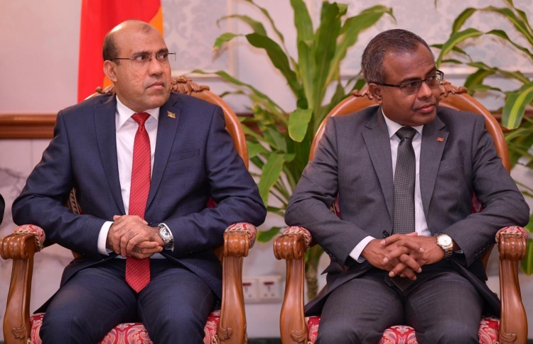 އުއްތަމަ ފަނޑިޔާރާއި އާދަމް ވަކިކުރަން ފާސްކޮށްފި