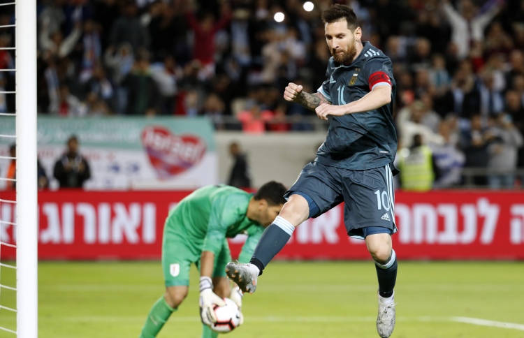 މެސީގެ ޕެނަލްޓީން އާޖެންޓީނާ ސަލާމަތްވެއްޖެ