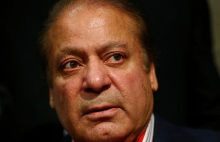 އެއާ އެމްބިއުލެންސެއްގައި ނަވާޒް ޝަރީފް ލަންޑަނަށް