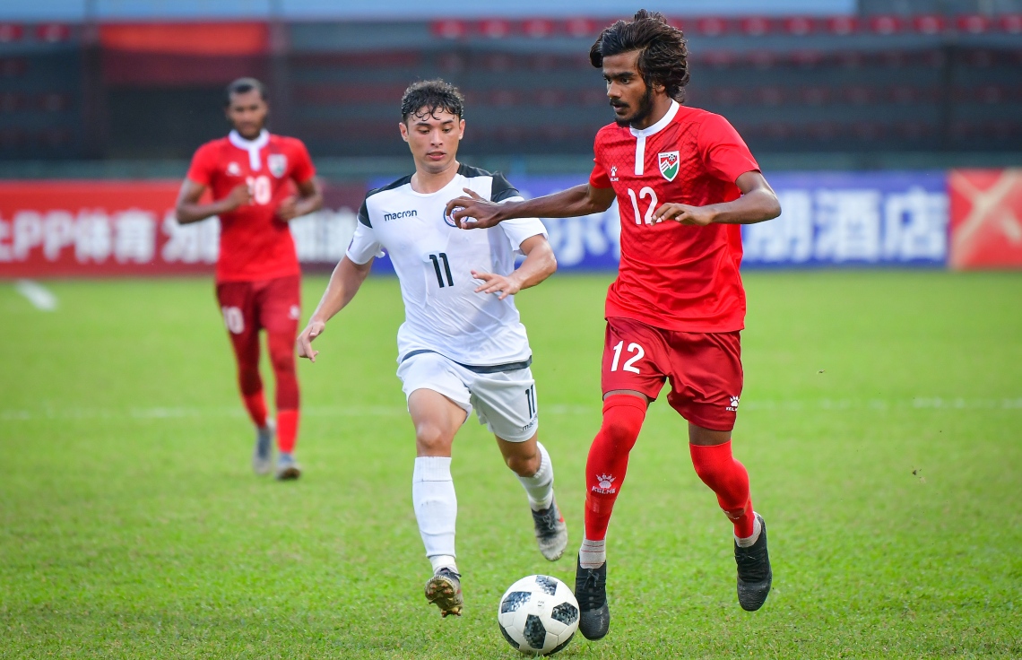 މާލެ: 19 ނޮވެމްބަރ 2019: ވޯލްޑް ކަޕް ކޮލިފައިންގައި ދިވެހިރާއްޖެ އާއި ގުއާމް ބައްދަލުކުރި މެޗުގެ ތެރެއިން: 3-1 އިން ގުއާމް ބަލިކޮށް ރާއްޖޭ ވަނީ އޭޝިއަން ކަޕް ކޮލިފައިންގެ ތިން ވަނަ ބުރުން ސީދާ ޖާގައެއް ހޯދުމުގެ އުއްމީދު އާކޮށްފައި. -ފޮޓޯ:ނިޝާން އަލީ /މިހާރު