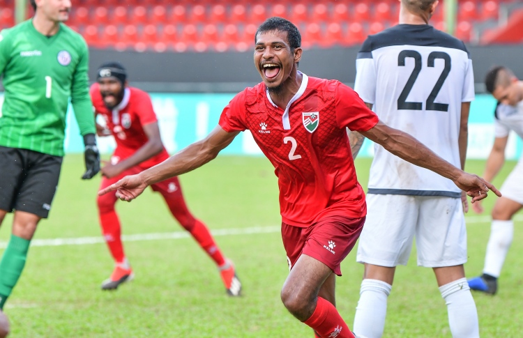 ސަމުއްޓެއާ މެދު ކޯޗު އުއްމީދުގައި