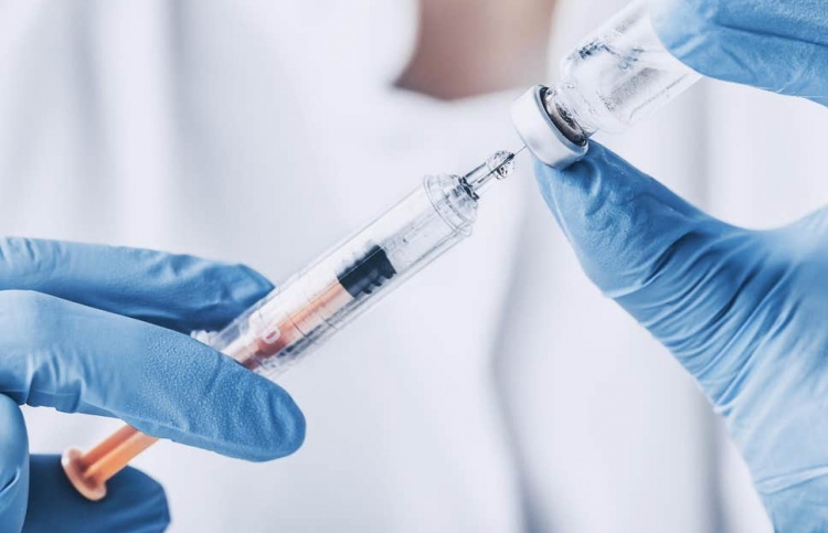 ދޭތެރެ ދުކުރުކުރަން ފިރިހެނުންނަށް އިންޖެކްޝަނެއް