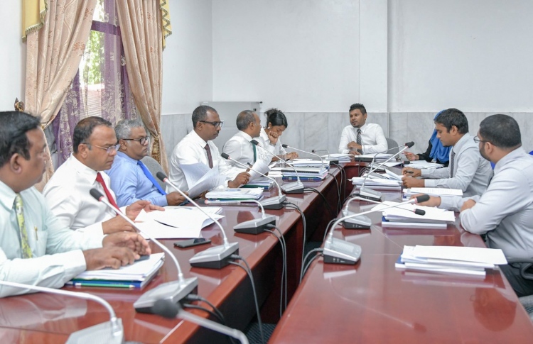 ބޮޑު ގޯހެއް ހަދައި ރިޕޯޓް ފާސްކުރި ކަމުގެ ތުހުމަތު!