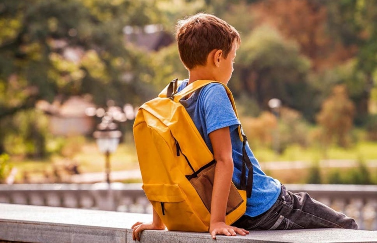 ކުލާހުގެ ހަގު ދަރިވަރު ނަމަ އެކުވެރިން މަދު