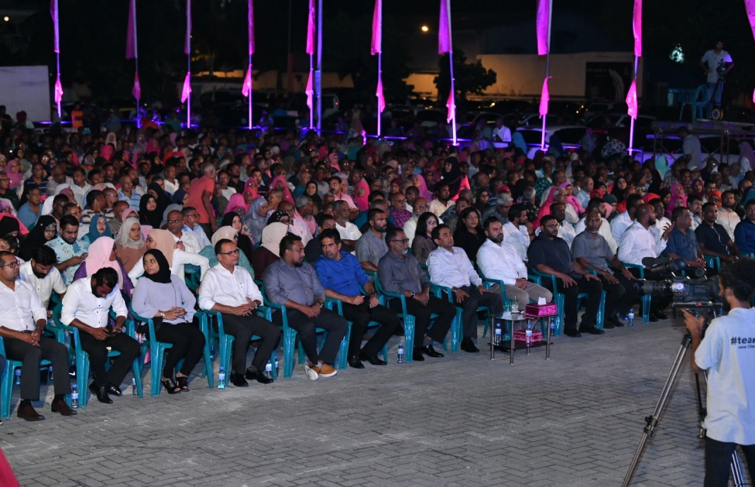 އިދިކޮޅުން މިރޭ ކާނިވާ ސަރަހައްދުގައި ބޭއްވި އެއްވުމުގައި ކުރީގެ ރައީސް އަބްދުﷲ ޔާމީނާއި ޕީޕީއެމް/ޕީއެންސީގެ ވެރިން ބައިވެރިވެވަޑައިގަންނަވަނީ. ފޮޓޯ:ހުސައިން ވަހީދު/މިހާރު
