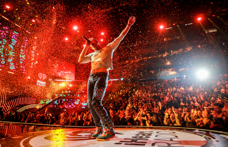 ކޯލްޑްޕްލޭގެ މުމްބާއީ ޝޯގެ ޓިކެޓް މައްސަލަ ކޯޓަށް