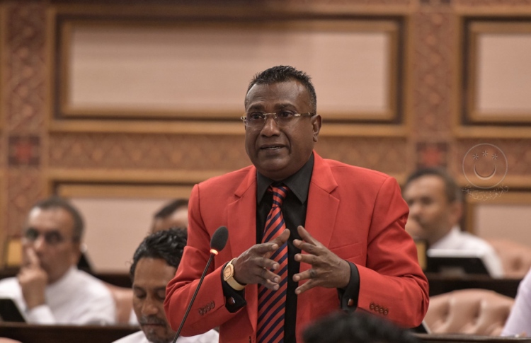 ބަޖެޓު ފާސް ކުރަން ޖާބިރު ވޯޓެއް ނުދެއްވި!