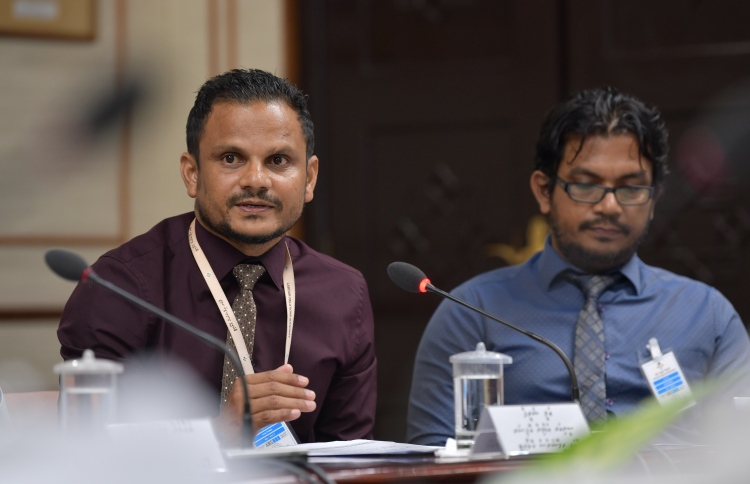 ރިސޯޓްތަކުން ދިވެހިންނަށް ފުރުސަތު ހަނިކުރަން އުކުޅެއް!