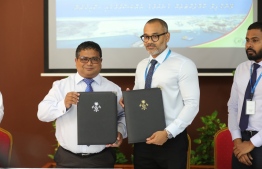 Environment Ministry contracts MTCC to procure a landfill compactor for K.Thilafushi. PHOTO/ENVIRONMENT MINISTRY