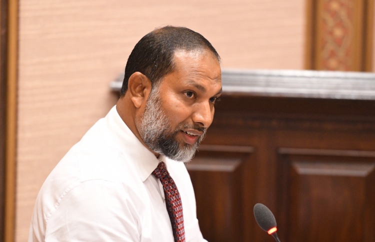 ހަމަނުޖެހުންތައް ބަލަން ނިންމުމުން މިނިސްޓަރު ގޯސްވެއްޖެ