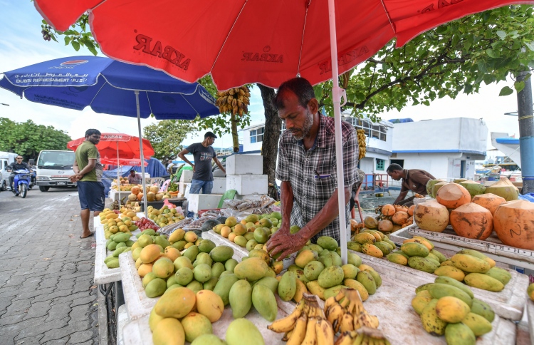 ނަޝީދު، މާރުކޭޓު މައްސަލައިގެ ތެރެއަށް ވަދެވަޑައިގެންފި