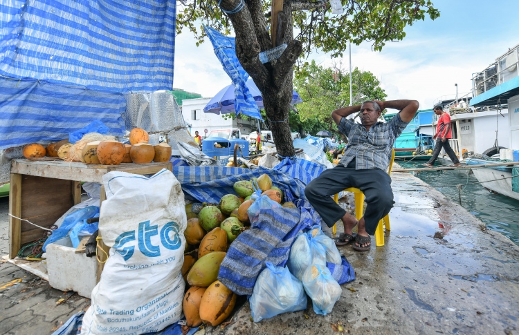 ރާއްޖެ ބަނޑަކަށް ނުޖެހޭނެ: ފައްޔާޒު