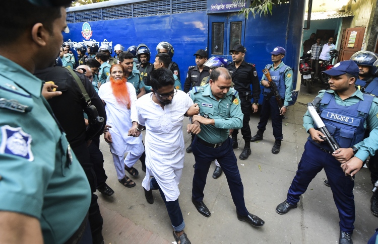 ޑާކާގެ ކެފޭ ހަމަލާ: ހަތް މީހުންނަށް މަރުގެ އަދަބު