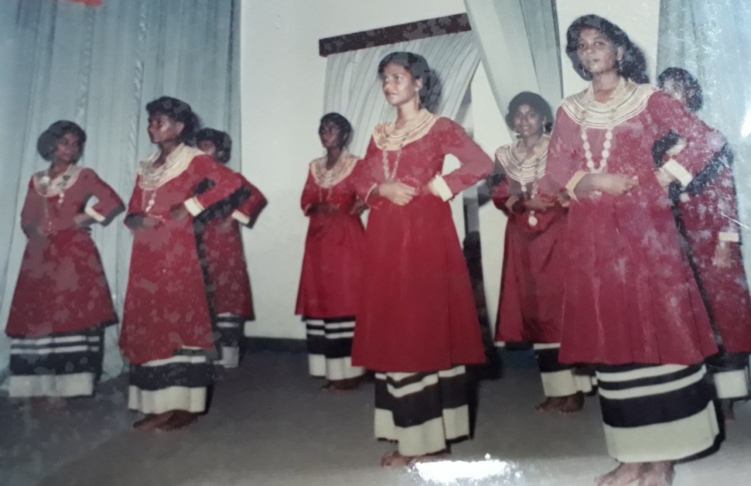 އަމީނިއްޔާގެ ކުރީގެ ދަރިވަރުން ސްޓޭޖް ޝޯއެއްގައި: ވަރަށް ހަރަކާތްތެރި ދަރިވަރުންތަކެއް އުފެދުނު