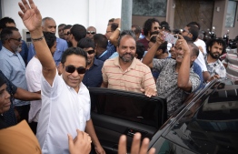 Former President Abdulla Yameen Abdul Gayoom waving to his supporters prior to his verdict delivered on November 28. PHOTO: HUSSAIN WAHEED/ MIHAARU