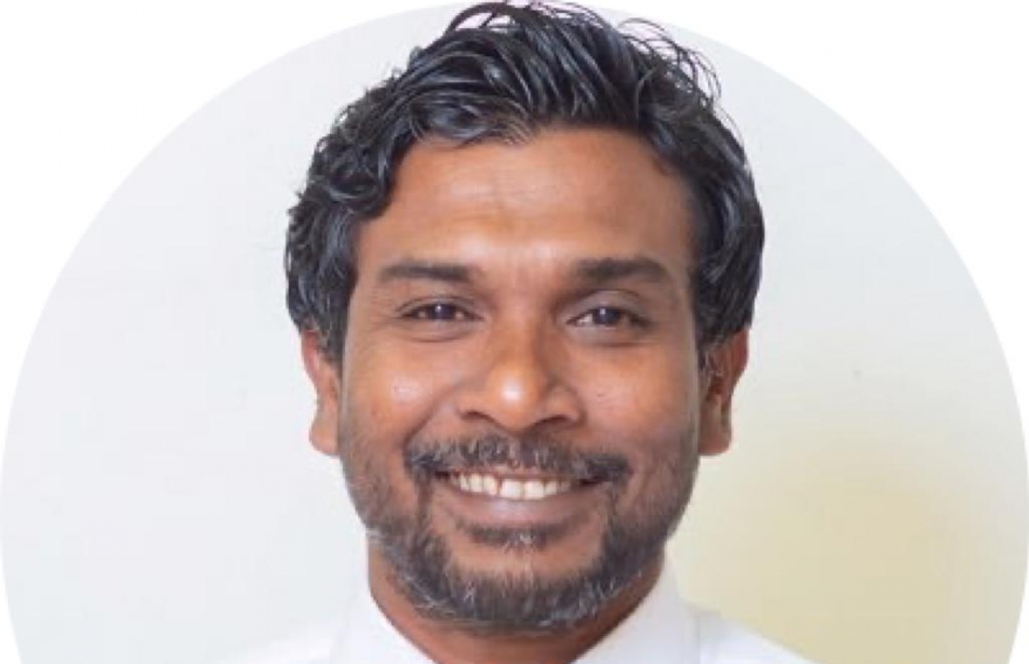 އަހުމަދު ގައިސް: އޭނާ ބްރޯޑްކާސްޓިން ކޮމިޝަނަށް އައްޔަން ކުރަން އެމްޑީޕީ ޕީޖީ ގްރޫޕުން ވަނީ ނިންމާފައި.