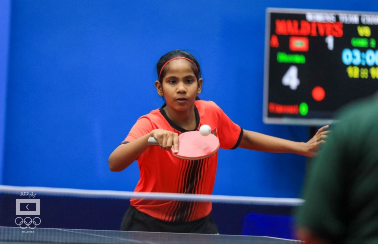 ޕާކިސްތާން ބަލިކޮށް އަންހެން ޓީޓީ ޓީމު ސެމީ އަށް