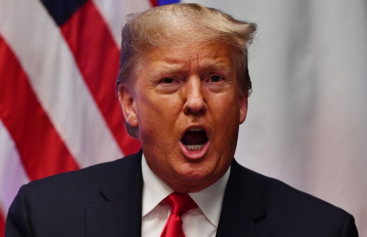 ޓްރަމްޕާ ދެކޮޅަށް ބާރު ލިބޭ އީމެއިލް އަކީ "ބޮމެއް"!