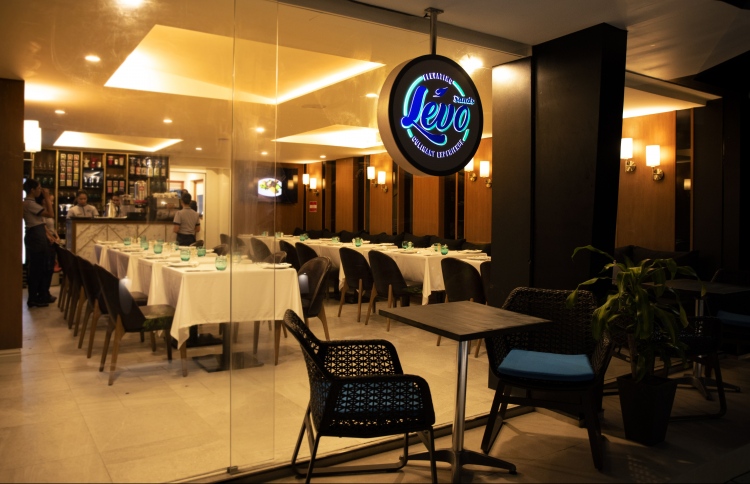 ސިމްޑީން ރެސްޓޯރެންޓް ވިޔަފާރިއަށް