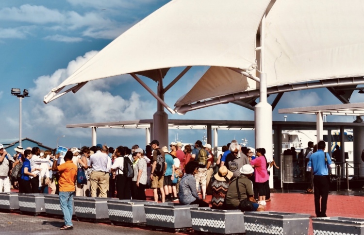 3000 ޓޫރިސްޓުން މާލެ އެރި ދުވަހެއް!